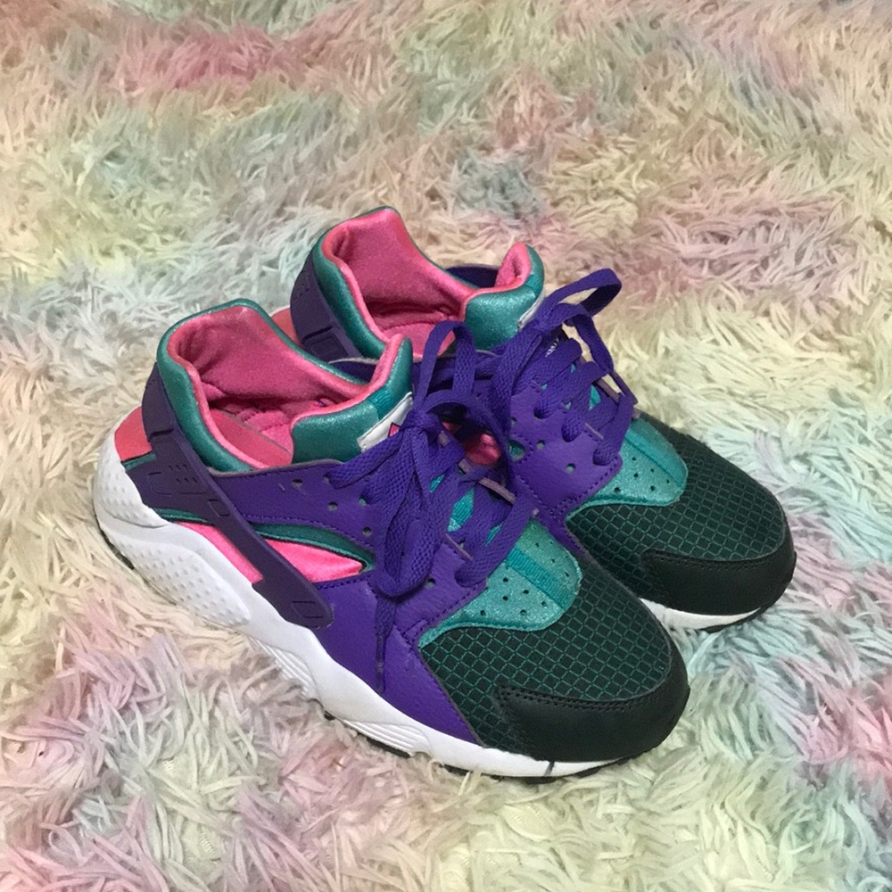 Nike Air Huarache. Size: 6y/7 Women Color: Pink/Teal/Purple